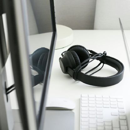 Aurora Studio Wireless Headphones